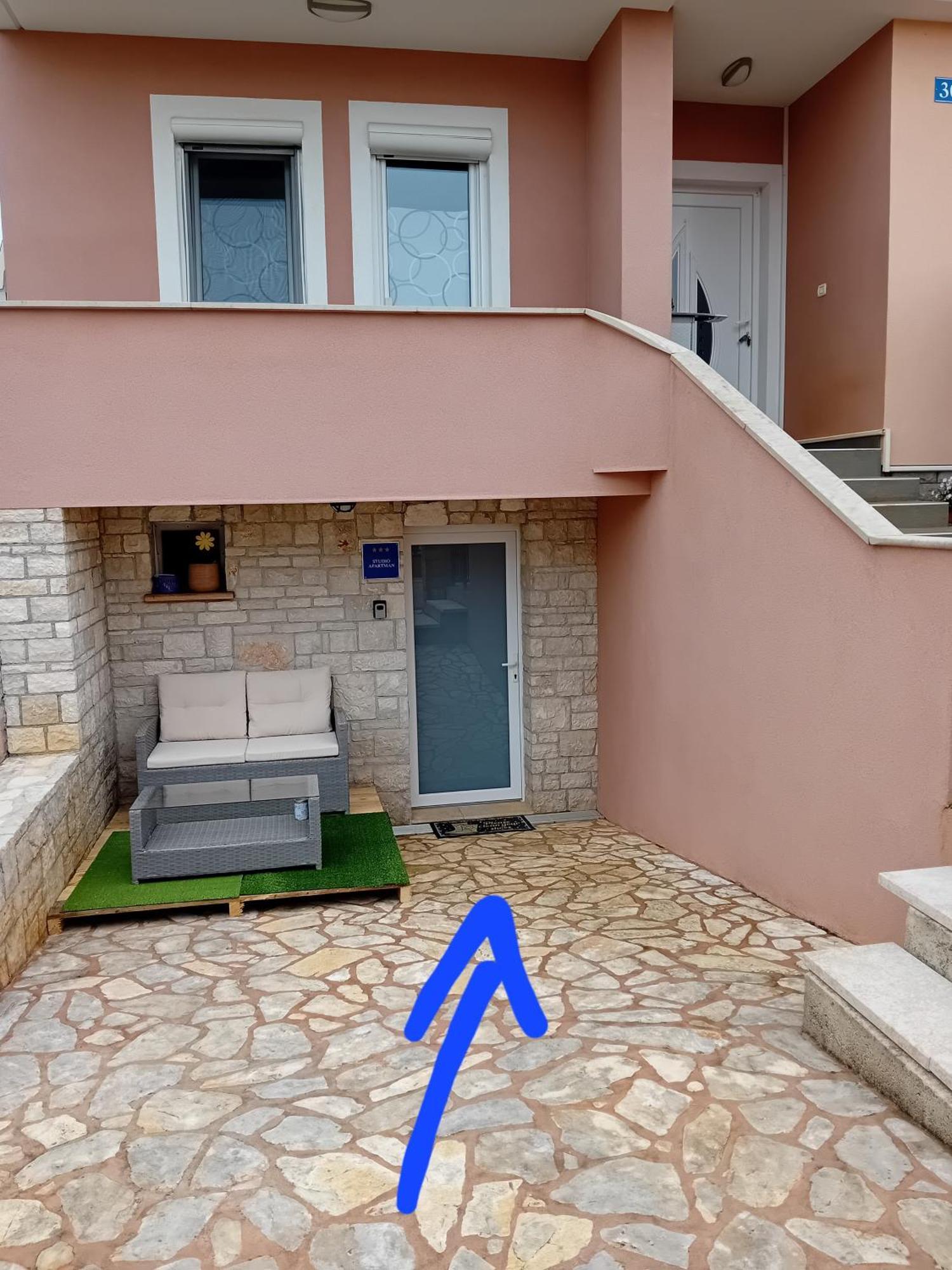 Studio Apartman Dezire Buje Exteriör bild