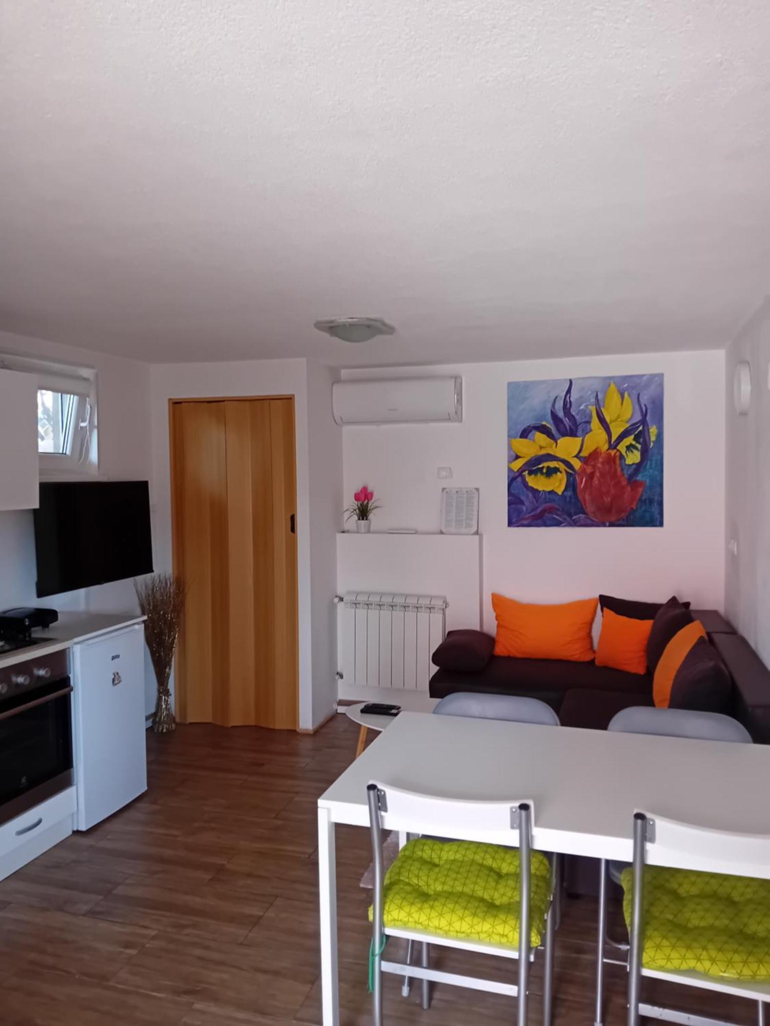 Studio Apartman Dezire Buje Exteriör bild